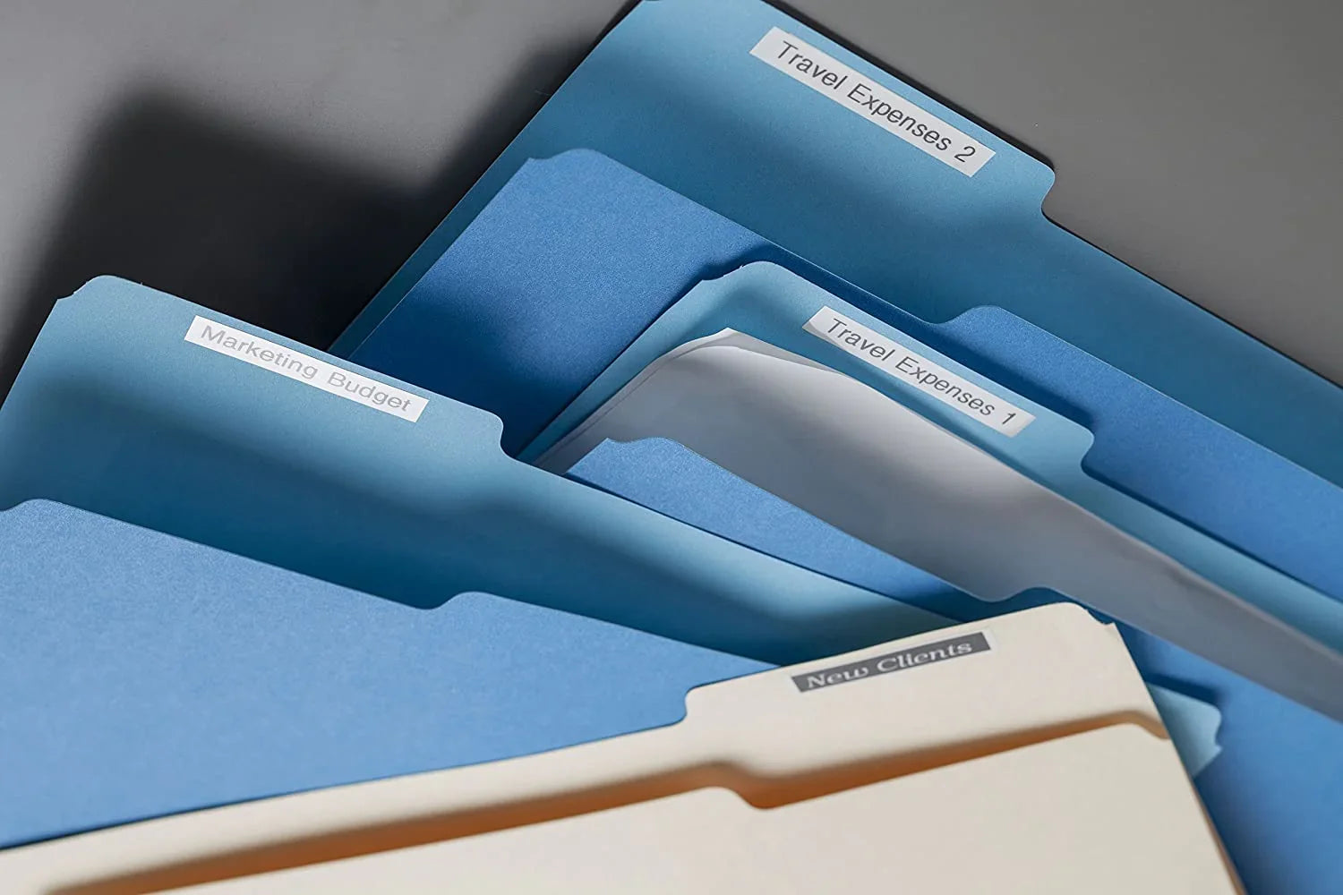 Genuine Brother P-touch, PTD600VP, PC-Connectable Label Maker with Full Color Graphical Display, Case, Split-Back Tapes, 14 Fonts, Black - eBuy UAE